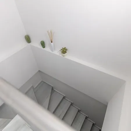 Lola Apartment
